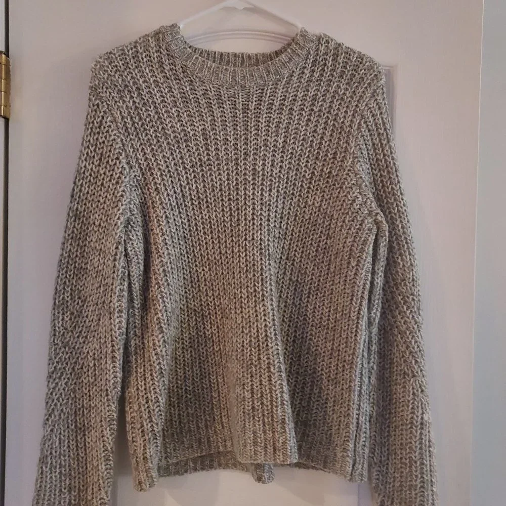 Sweater - Picture 1 of 3